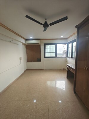 Room in 5 BHK Apartment at Balaji Towers Nerul, Nerul – for Rent