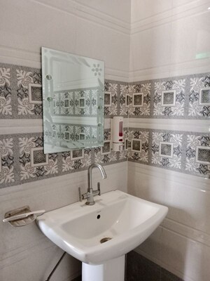 Bathroom in 1.5 BHK Builder Floor at Huda – for Rent