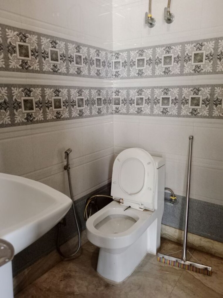 Bathroom, huda 1.5 Bedroom 369 Sq.Ft. Builder Floor In Huda Panipat 10249677