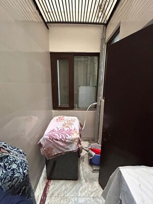 Bedroom in 2 BHK Apartment at Chattarpur – for Rent