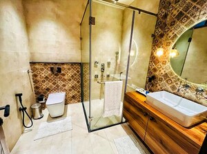 Attached Bathroom in 6 BHK Independent House at Nirman Nagar – for Sale