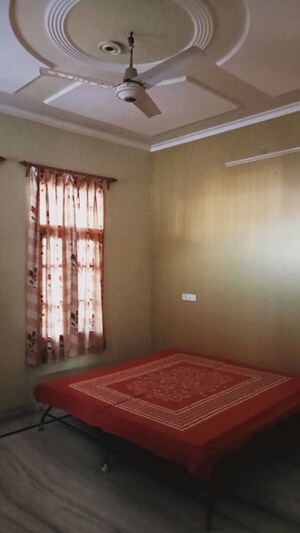 Bedroom in 3 BHK Builder Floor at Pla – for Rent