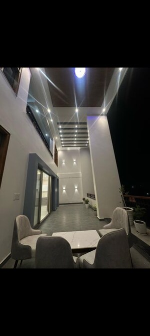 Staircase in 6+ BHK Villa at Emaar Gomti Greens, Gomti Nagar – for Rent