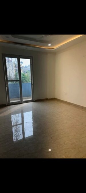 Room in 3 BHK Builder Floor at Sector 57 – for Sale