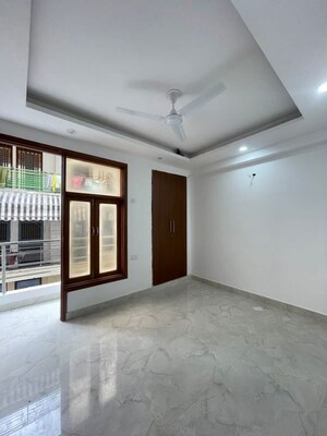 Room in 1 BHK Builder Floor at Chattarpur – for Rent