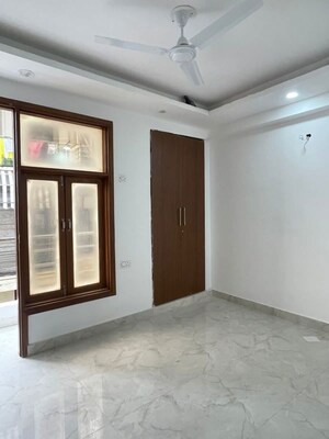 Room in 1 BHK Builder Floor at Chattarpur – for Rent