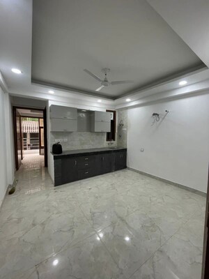 Room in 1 BHK Builder Floor at Chattarpur – for Rent