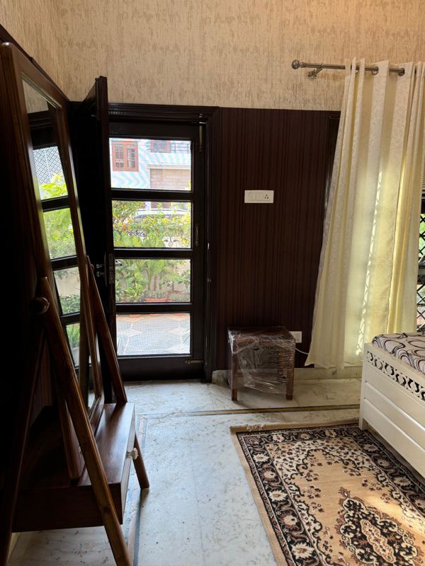 3 BHK + Servant Room Apartment For Rent in Omaxe India Trade Tower