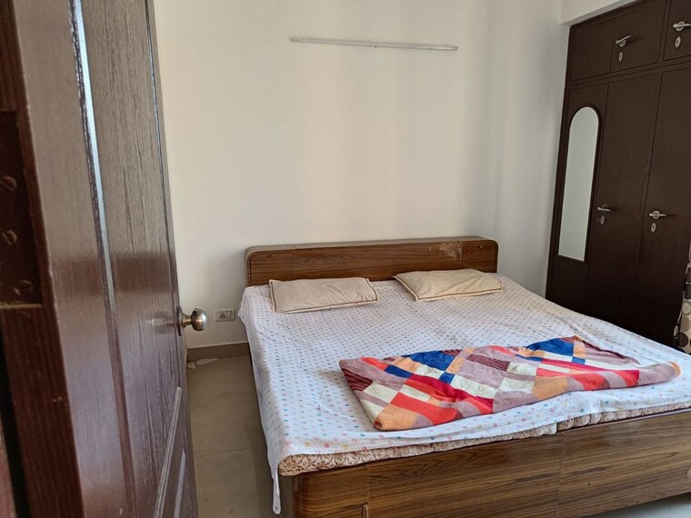 Bedroom, aditya-celebrity-homes 1 Bedroom 550 Sq.Ft. Apartment In Sector 76 Noida 10249748