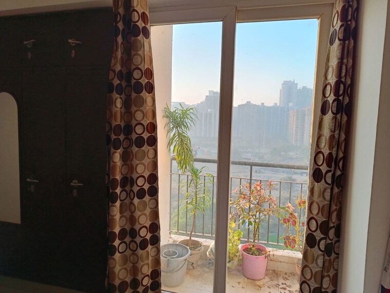 Swimming Pool, aditya-celebrity-homes 1 Bedroom 550 Sq.Ft. Apartment In Sector 76 Noida 10249748