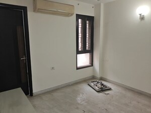 Room in 3 BHK Builder Floor at Paschim Vihar – for Sale