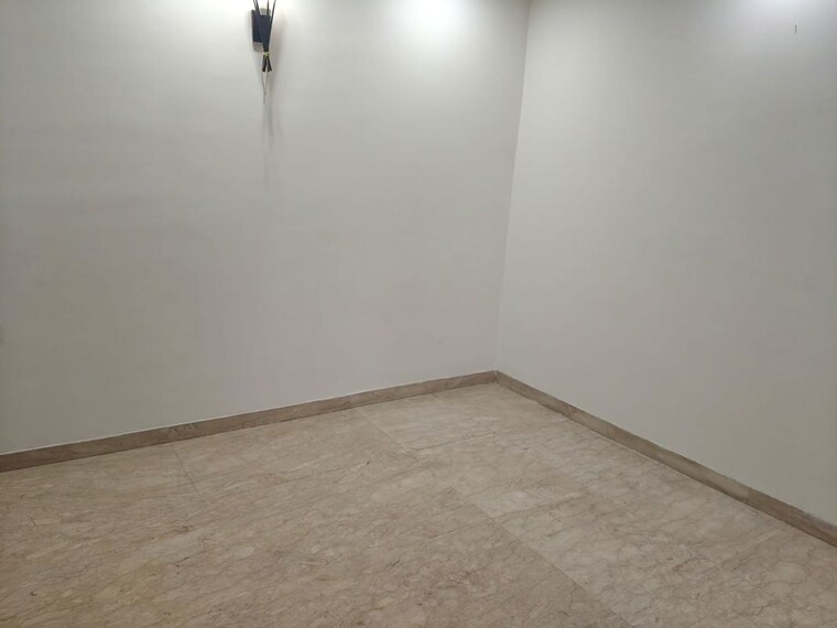 Room, paschim vihar 3 Bedroom 125 Sq.Yd. Builder Floor In Paschim Vihar Delhi 10249758
