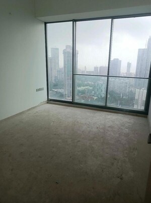 Room in 4 BHK Apartment at Rustomjee Crown, Prabhadevi – for Sale