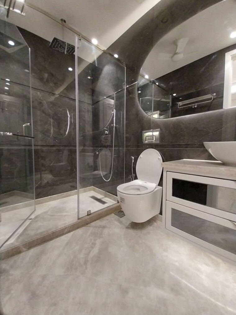Bathroom, panchsheel enclave 3 Bedroom 2000 Sq.Ft. Builder Floor In Panchsheel Enclave Delhi 10249818