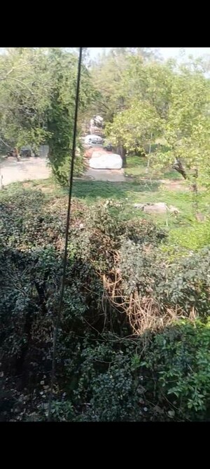 Master Bedroom in 2 BHK Builder Floor at Mukherjee Nagar – for Rent