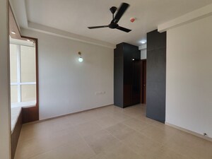 Room in  Apartment at Bhartiya Nikoo Homes Phase 2, Thanisandra Main Road – for Rent