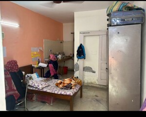 Bedroom in 6+ BHK Independent House at South Extension I – for Rent