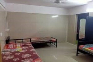 Bedroom in 6+ BHK Independent House at Hemkunt Colony – for Rent