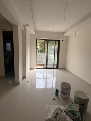 Room in 2 BHK Apartment at Agastya Signature, Vikhroli East – for Rent