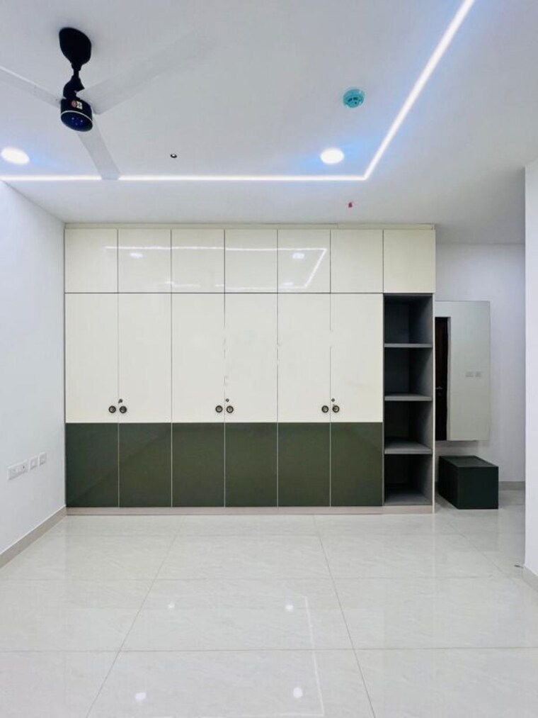 Bathroom, smr-vinay-iconia-phase-ii 4 Bedroom 1475 Sq.Ft. Apartment In Kondapur Hyderabad 10250028