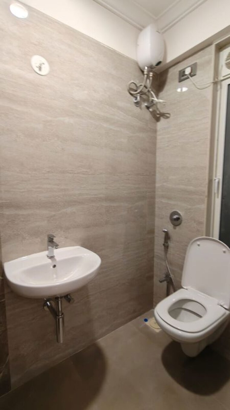 Bathroom, crescent-silverwoods 1 Bedroom 500 Sq.Ft. Apartment In Powai Mumbai 10250054