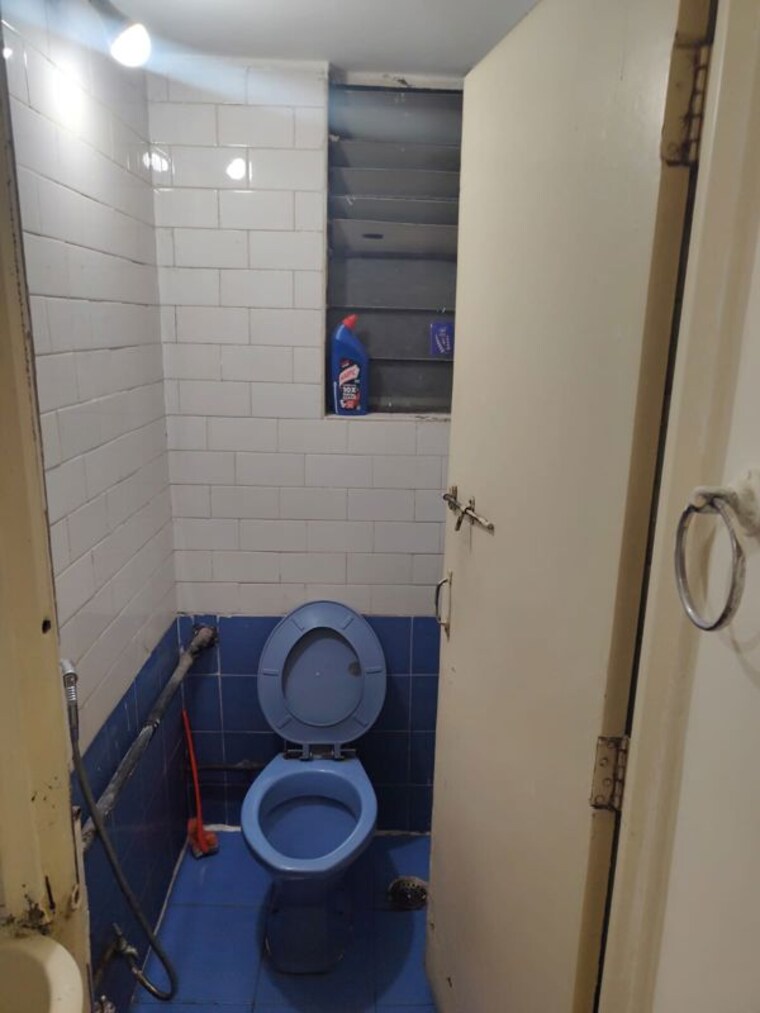 Bathroom, navi peth 1 RK 500 Sq.Ft. Apartment In Navi Peth Pune 10250073