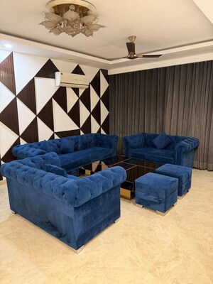 Living Room in 1.5 BHK Builder Floor at Sector 56 – for Rent