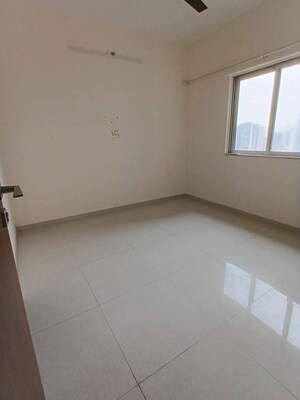 Room in 1 BHK Apartment at Omkar Signet, Malad East – for Rent