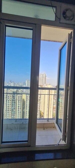 Building Lobby in 4 BHK Apartment at Sheth Avalon, Laxmi Nagar – for Rent