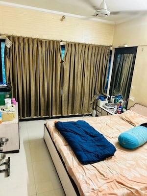 Room in 2 BHK Apartment at Sagar Apartment Sion, Sion – for Sale