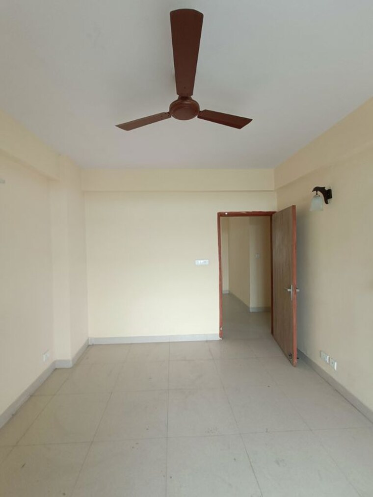 Room, sector 4 dwarka 3 Bedroom 1500 Sq.Ft. Apartment In Sector 4 Dwarka Delhi 10079879