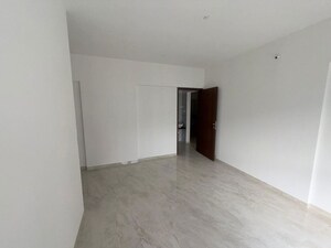 Room in 3 BHK Apartment at Shubh Nirvana, Viman Nagar – for Rent