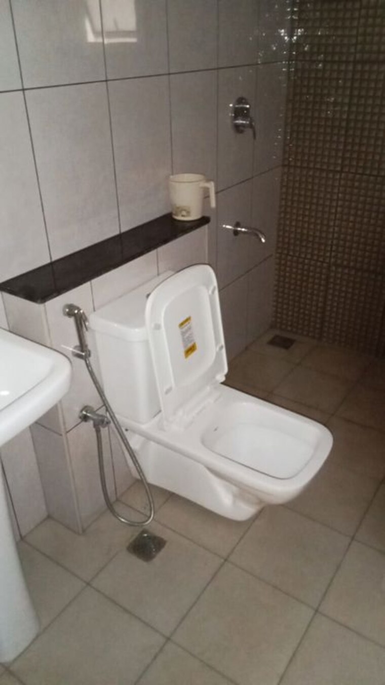 Bathroom, prestige-finsbury-park-hyde 3 Bedroom 1431 Sq.Ft. Apartment In Bagaluru Bangalore 10250332