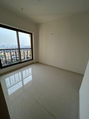 Room in 3 BHK Apartment at Raj Grandeur, Powai – for Rent