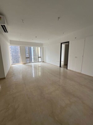 Room in 3 BHK Apartment at Lodha Kiara, Worli – for Sale