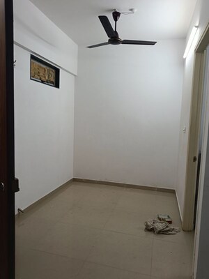 Room in 1 BHK Apartment at City View Building, Worli – for Rent