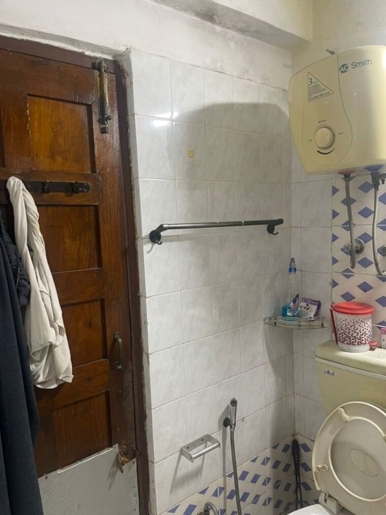 Bathroom, sector 6 dwarka 3 Bedroom 1800 Sq.Ft. Apartment In Sector 6 Dwarka Delhi 10250403