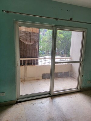 Room in 2 BHK Apartment at Mahagun Maple, Sector 50 – for Rent