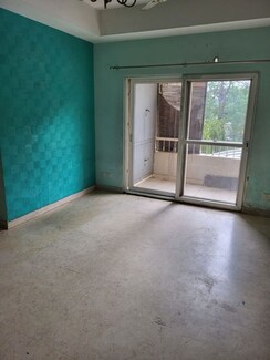 2 BHK + Store Room Apartment For Rent in Mahagun Maple