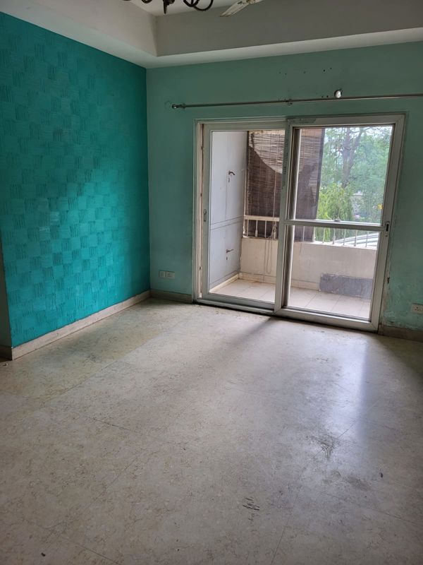 2 BHK + Store Room Apartment For Rent in Mahagun Maple