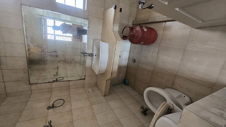 Bathroom, eldeco-green-meadows 3 Bedroom 1840 Sq.Ft. Apartment In Pi Greater Noida Greater Noida 10250432