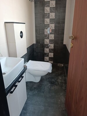Bathroom in 2 BHK Apartment at VVA Park Vision, Matunga West – for Rent