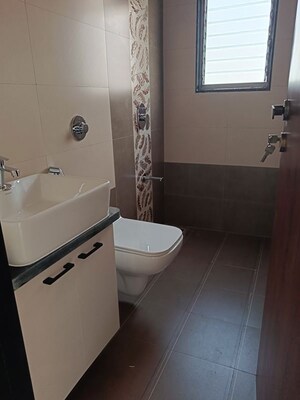 Bathroom in 2 BHK Apartment at VVA Park Vision, Matunga West – for Rent
