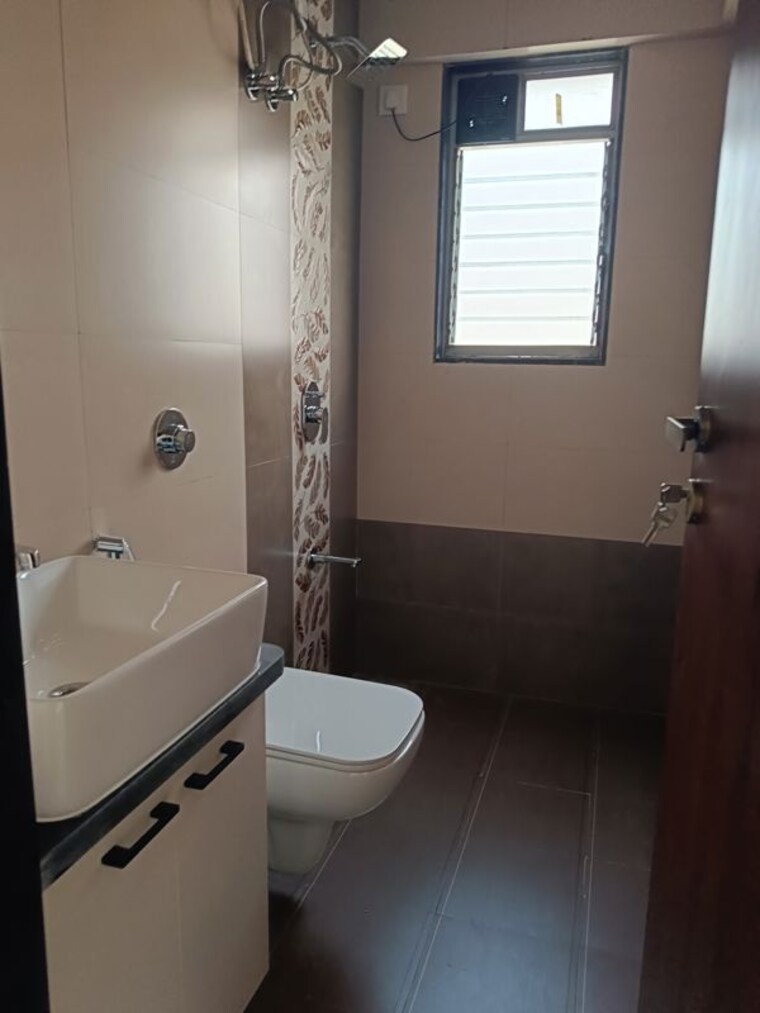 Bathroom, vva-park-vision 2 Bedroom 626 Sq.Ft. Apartment In Matunga West Mumbai 10250466