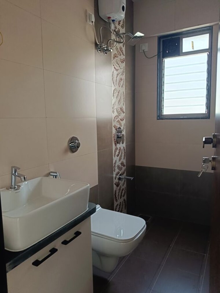 Bathroom, vva-park-vision 2 Bedroom 626 Sq.Ft. Apartment In Matunga West Mumbai 10250466