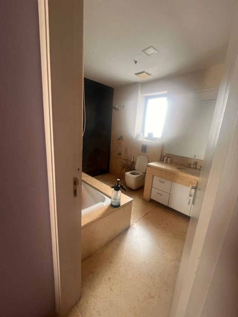 Bathroom, ireo-the-grand-arch 3 Bedroom 2427 Sq.Ft. Apartment In Sector 58 Gurgaon 10250476