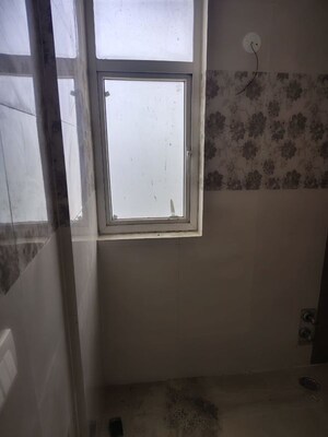 Room in 3 BHK Apartment at Pareena Coban Residences, Sector 99a – for Sale