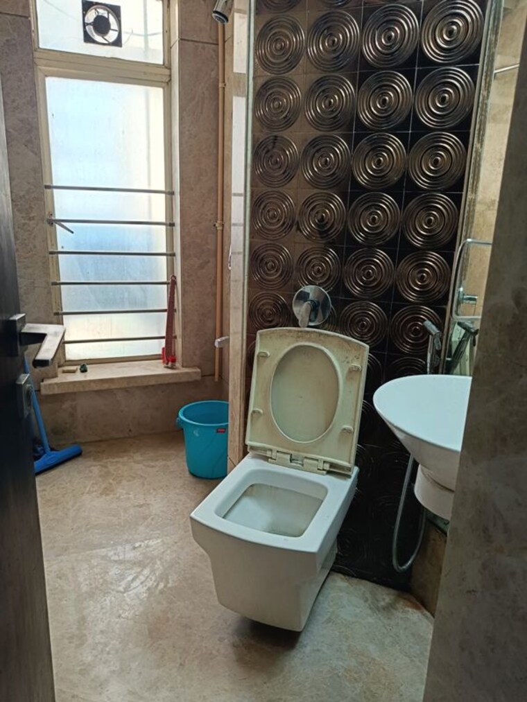 Attached Bathroom, amann-akansha-heights 2 Bedroom 1000 Sq.Ft. Apartment In Worli Mumbai 10250503