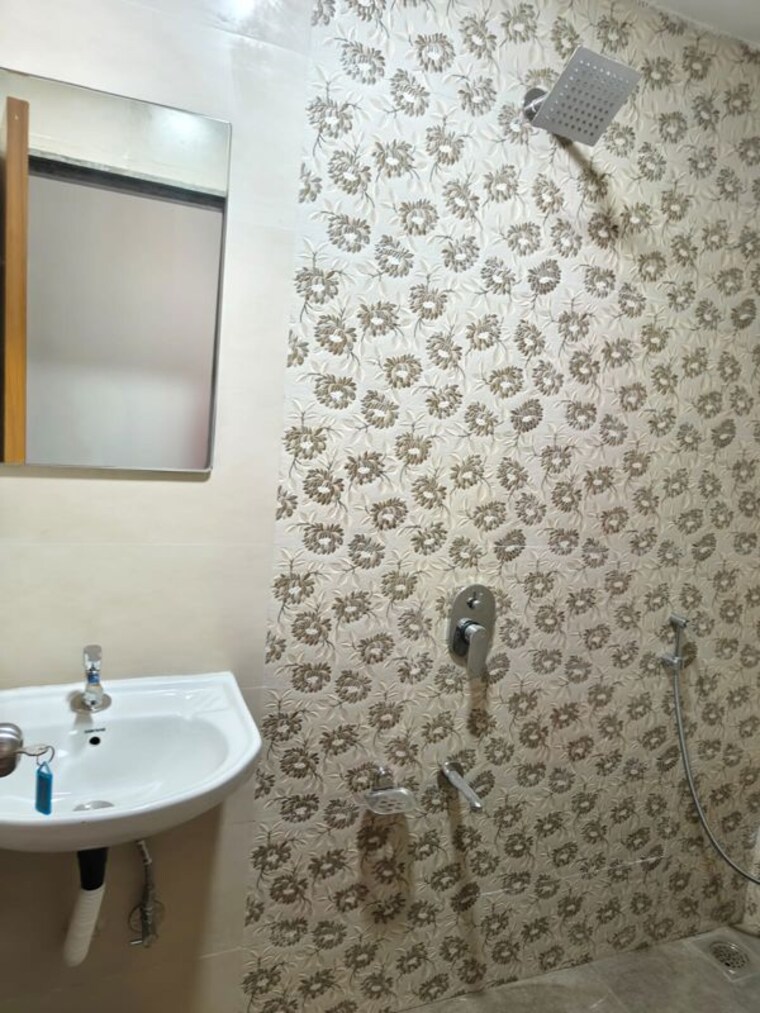 Bathroom, hatdia-ison-height 2 Bedroom 720 Sq.Ft. Apartment In Lower Parel Mumbai 10250536