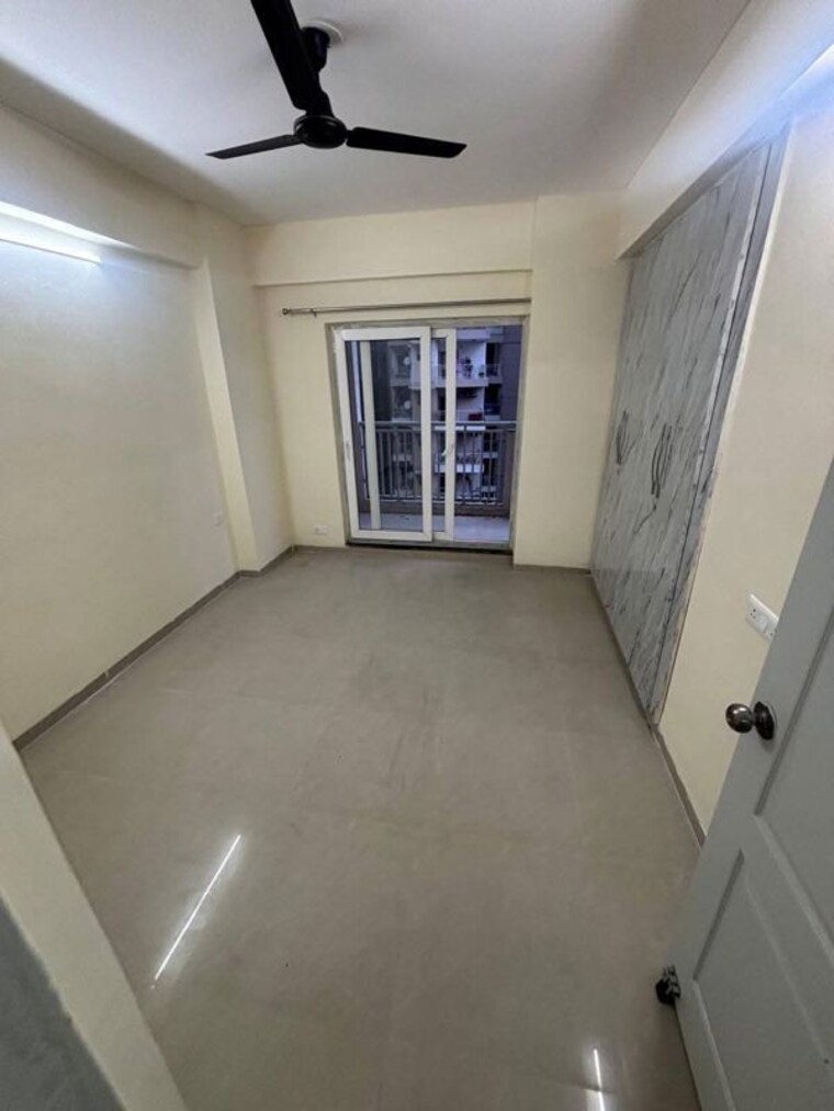 Room, shri-radha-sky-gardens 3 Bedroom 1465 Sq.Ft. Apartment In Sector 16b Greater Noida Greater Noida 9573042